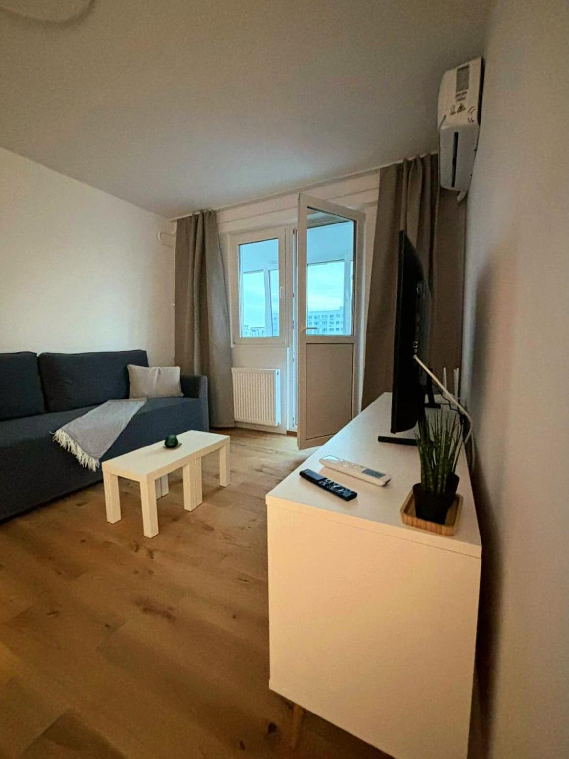 Up In Apartament Bucureşti