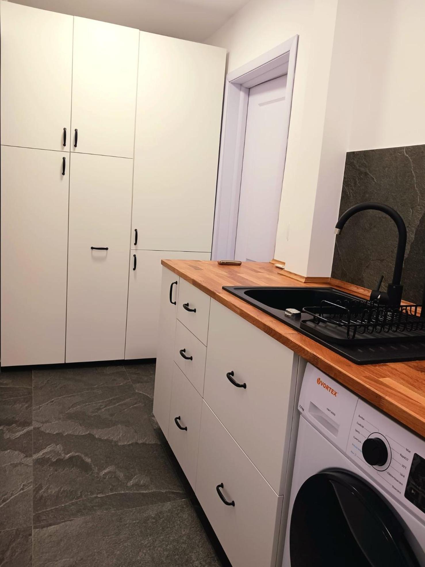 Up In Apartament