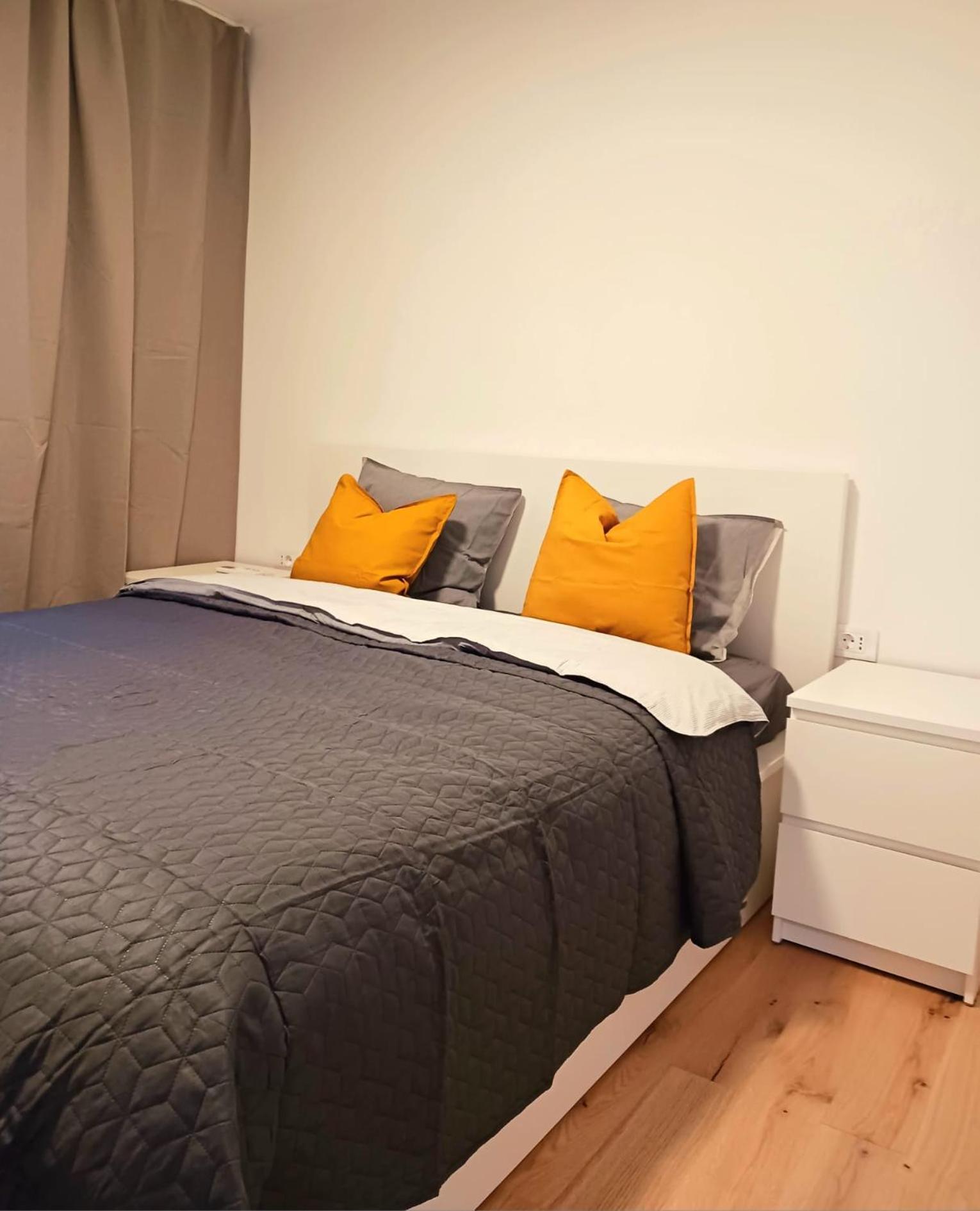 Apartament Up In Bucureşti